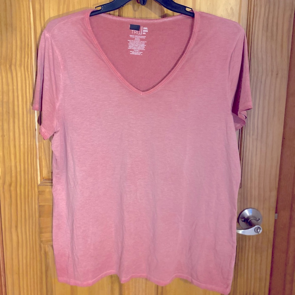 Women’s XXL v-neck tshirt